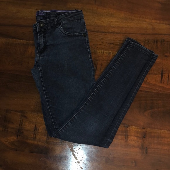 Preloved LEVIS 👖 - Picture 2 of 6
